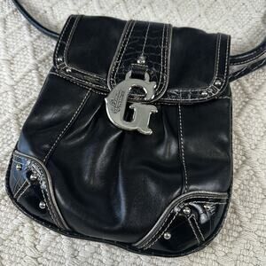 Genna De Rossi Black Faux Leather Crossbody Purse Pink Lining Y2K Style
